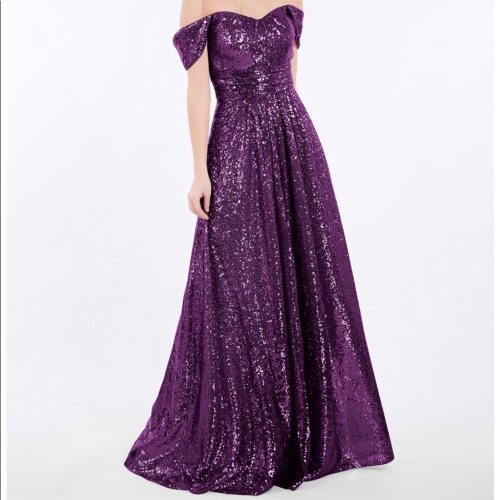 Size (M) 4-8 Babaroni sequin off the shoulder